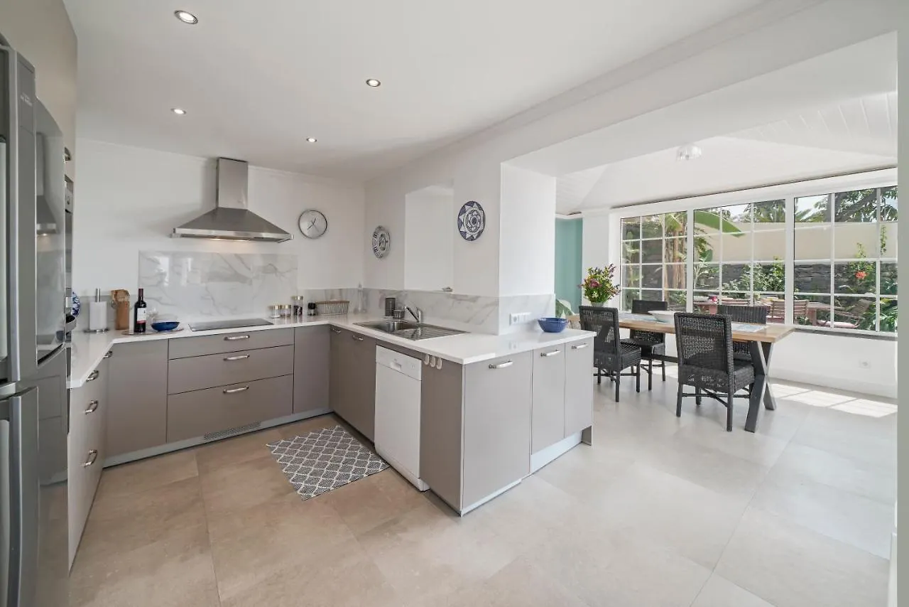Quinta D'Alegria: Panoramic Sea View Villa in Funchal  Funchal (Madeira)