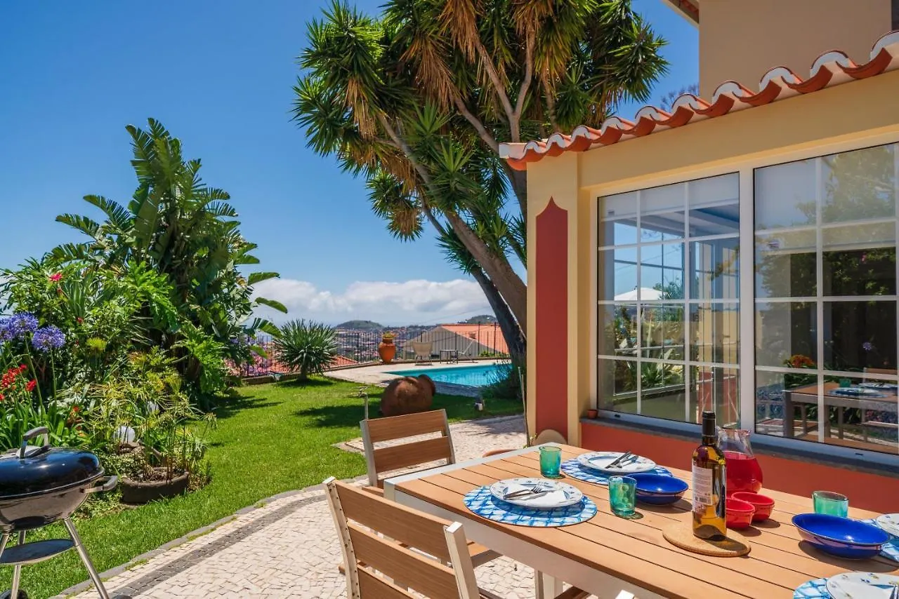 Quinta D'Alegria: Panoramic Sea View Villa in Funchal
