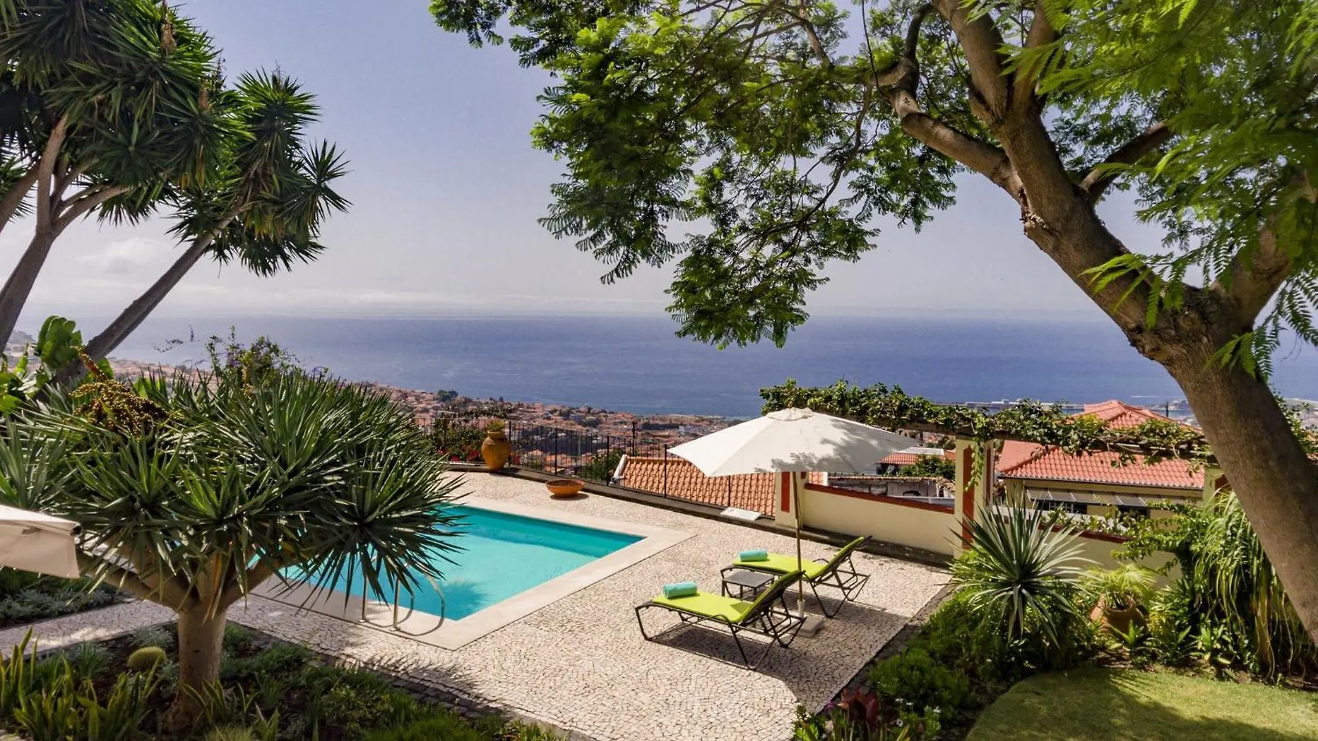 Magnificent Funchal Villa Quinta Dalegria 4 Bedrooms Panoramic Sea City Views Short Drive To Centre