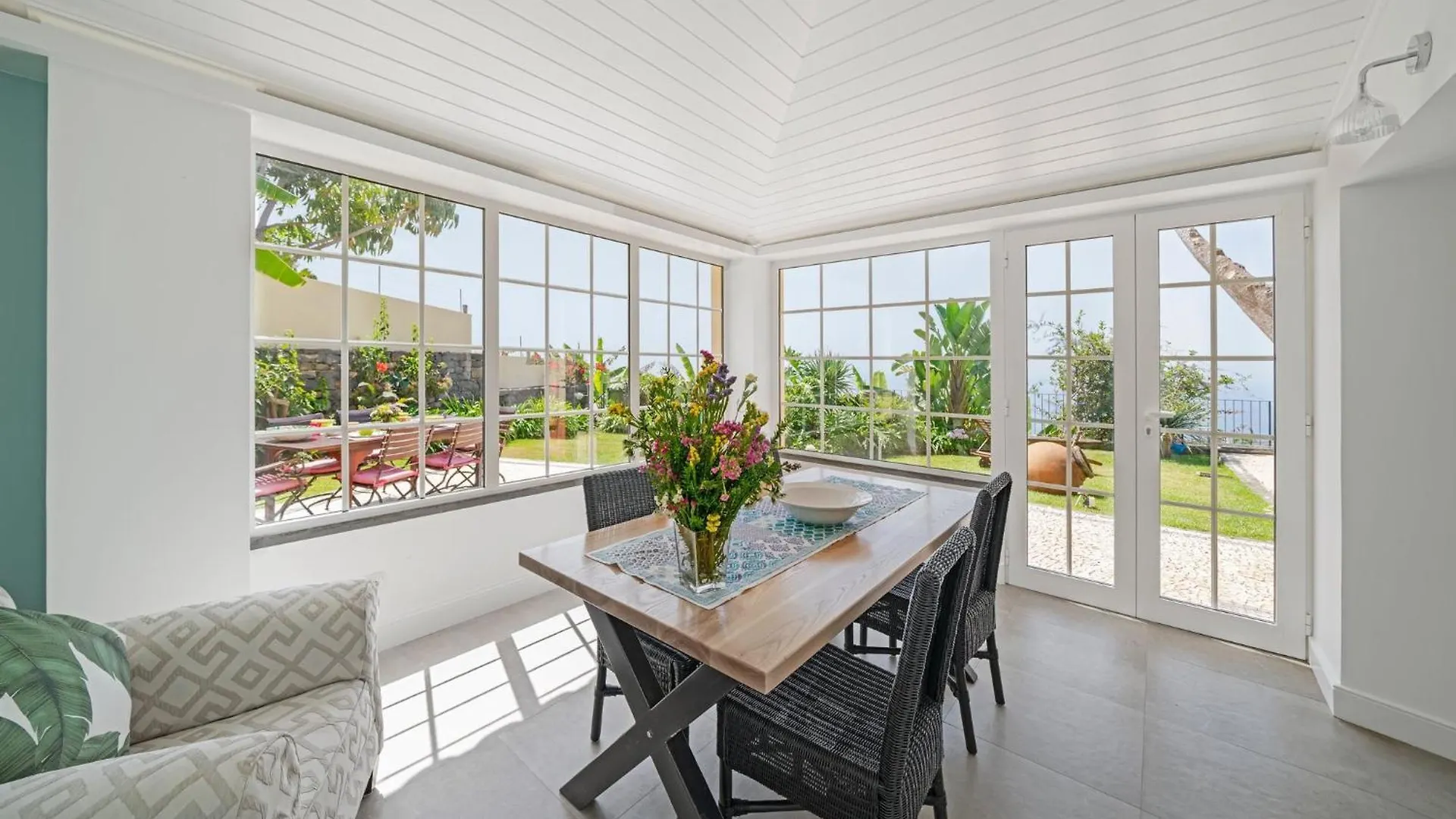 Magnificent Funchal Villa Quinta Dalegria 4 Bedrooms Panoramic Sea City Views Short Drive To Centre Portugalsko