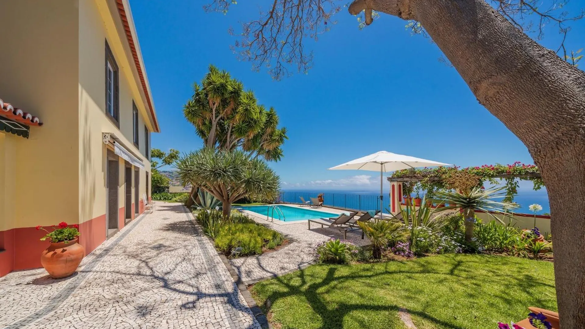 Magnificent Funchal Villa Quinta Dalegria 4 Bedrooms Panoramic Sea City Views Short Drive To Centre Funchal (Madeira)