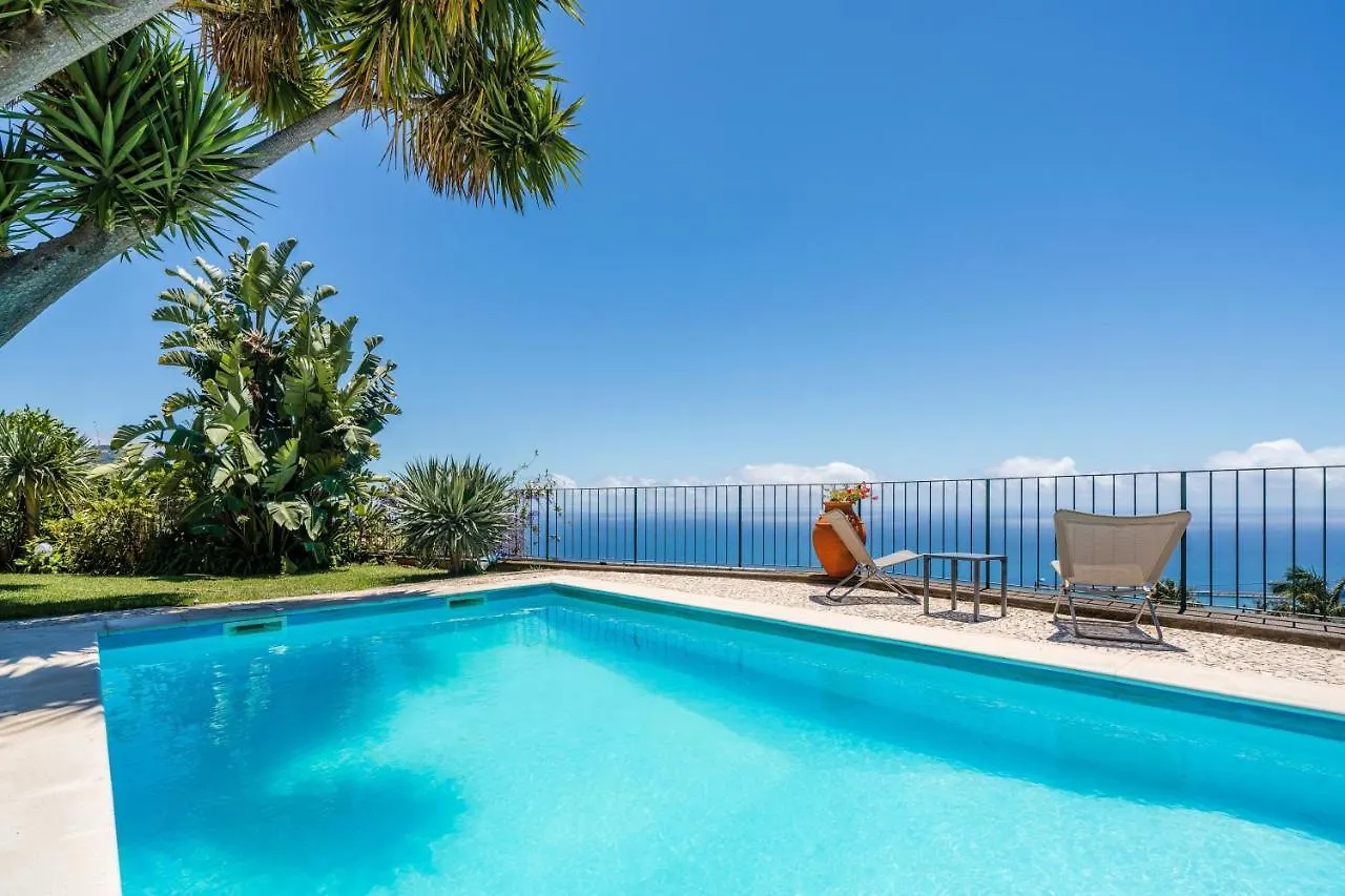 Quinta D'Alegria: Panoramic Sea View Villa in Funchal Portugal