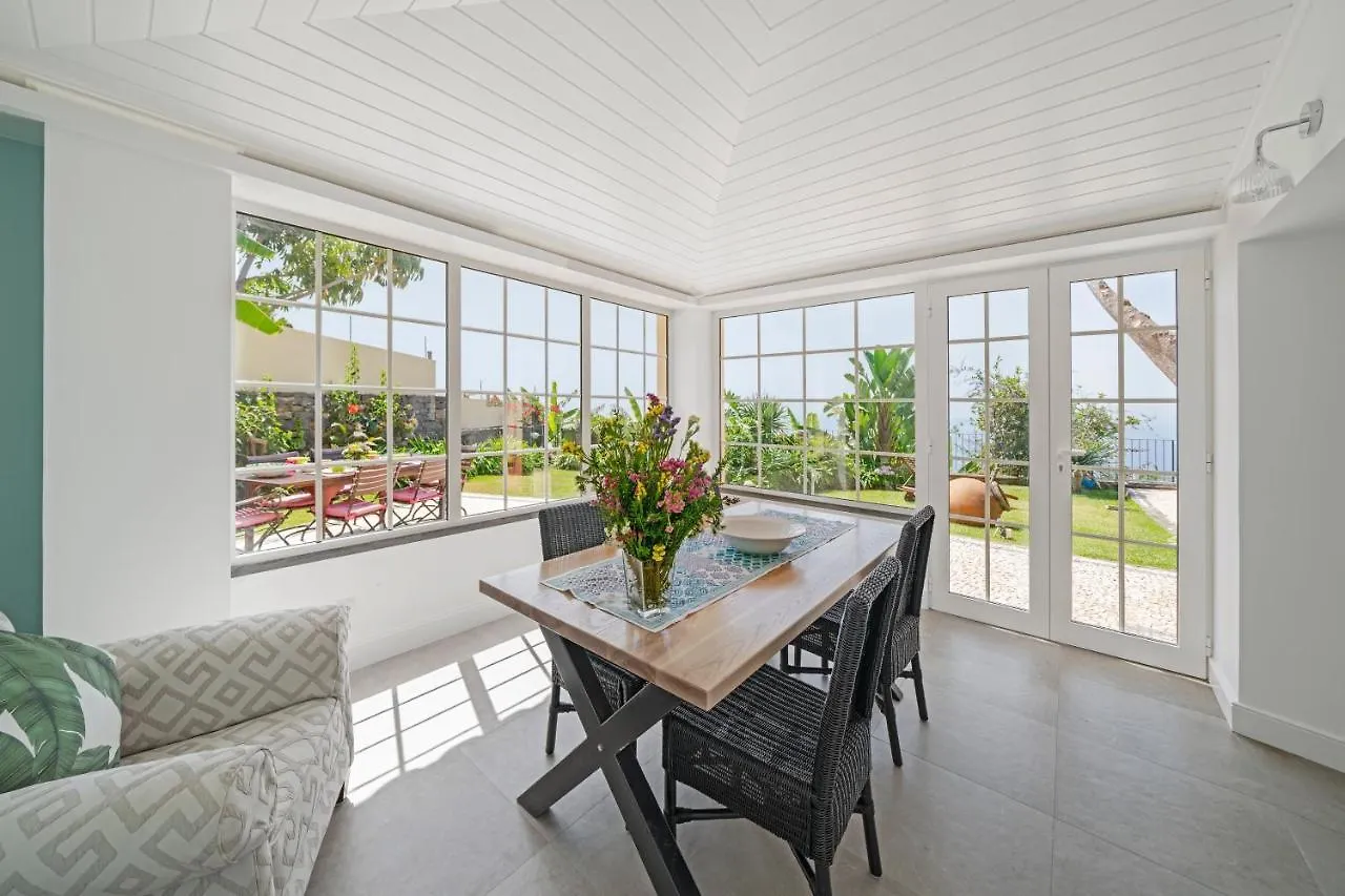 Quinta D'Alegria: Panoramic Sea View Villa in Funchal Portugal