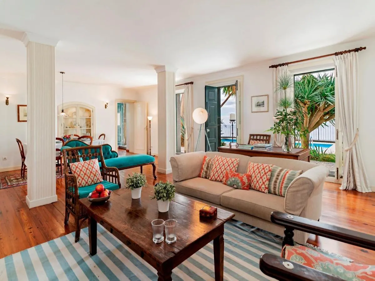 Quinta D'Alegria: Panoramic Sea View Villa in Funchal