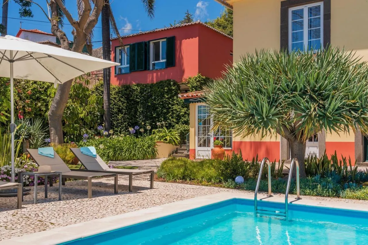 Quinta D'Alegria: Panoramic Sea View Villa in Funchal Portugal